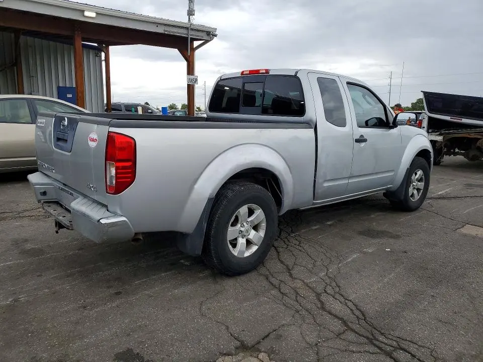 2010 NISSAN FRONTIER SE V6  