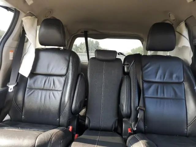 2017 TOYOTA SIENNA SE  
