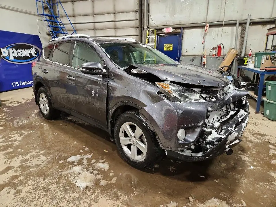 2014 TOYOTA RAV4 XLE  