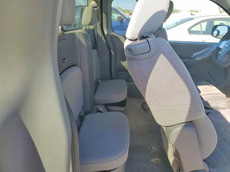 2013 NISSAN FRONTIER S  