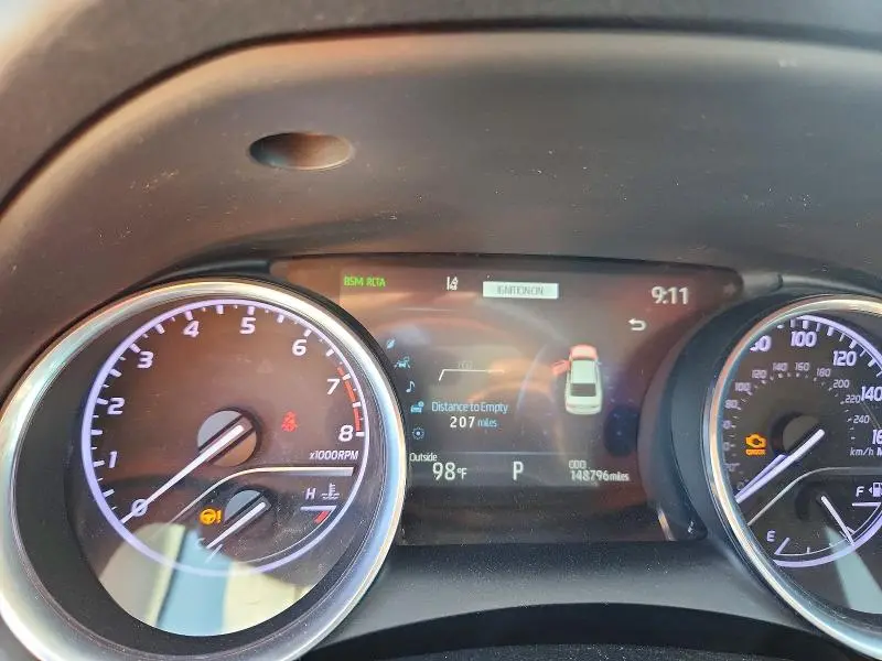 2020 TOYOTA CAMRY XLE  