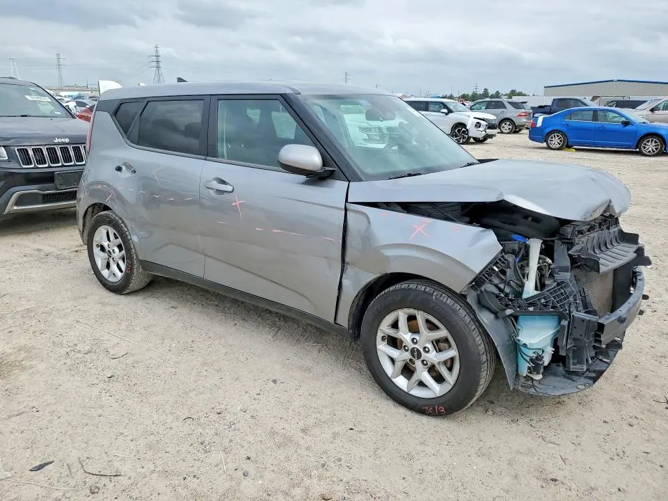 2023 KIA SOUL LX  