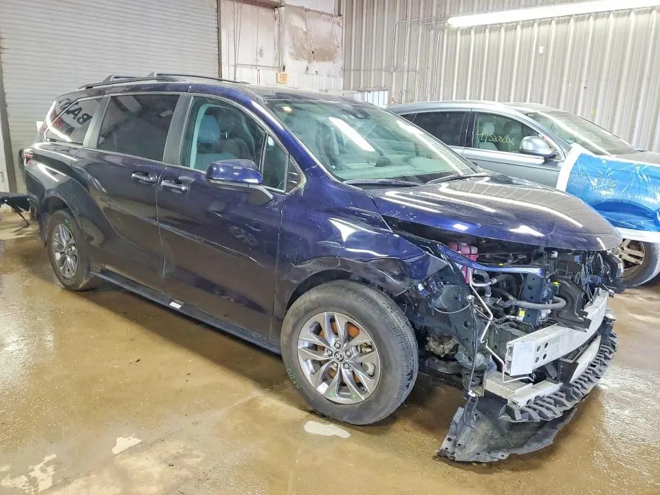 2024 TOYOTA SIENNA XLE 7-PASSENGER  