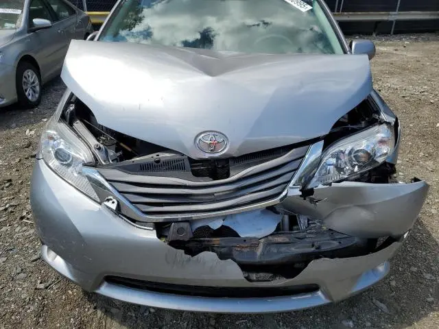 2013 TOYOTA SIENNA XLE  