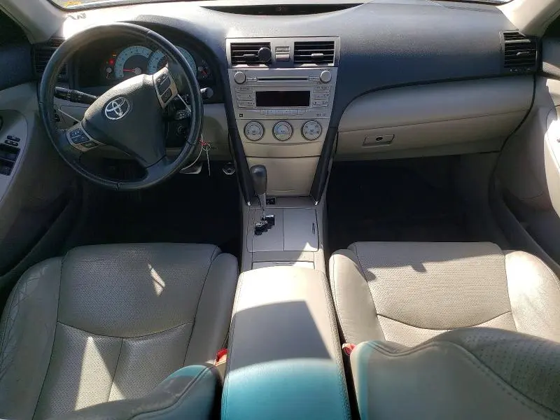 2011 TOYOTA CAMRY SE  