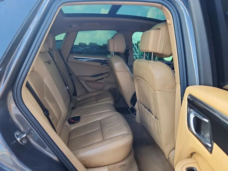 2016 PORSCHE MACAN S  