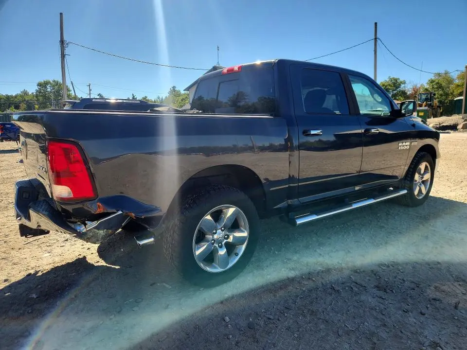 2015 RAM 1500 SLT  