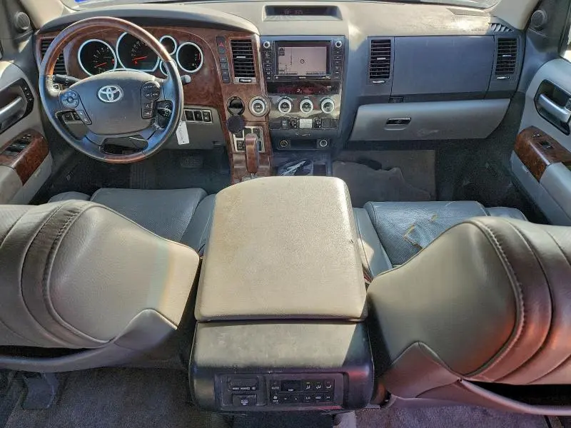 2010 TOYOTA SEQUOIA PLATINUM  