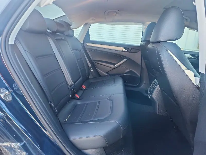 2021 VOLKSWAGEN PASSAT SE  