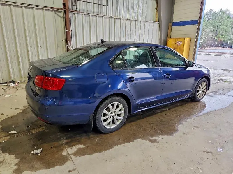 2011 VOLKSWAGEN JETTA SE  