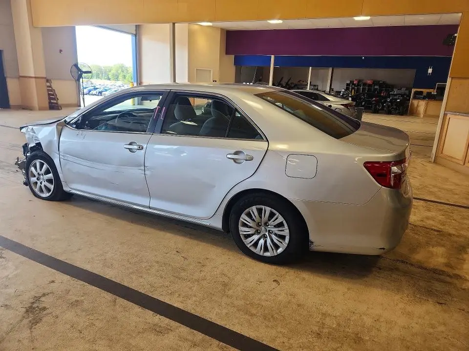2014 TOYOTA CAMRY LE  
