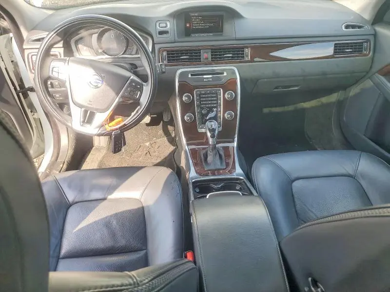 2014 VOLVO XC70 T6  