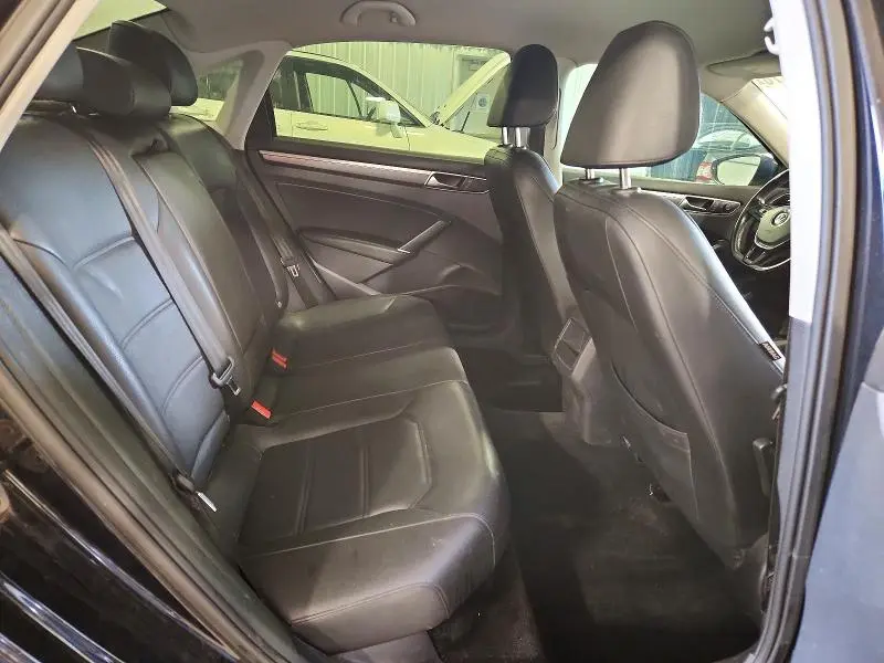 2017 VOLKSWAGEN PASSAT R-LINE  