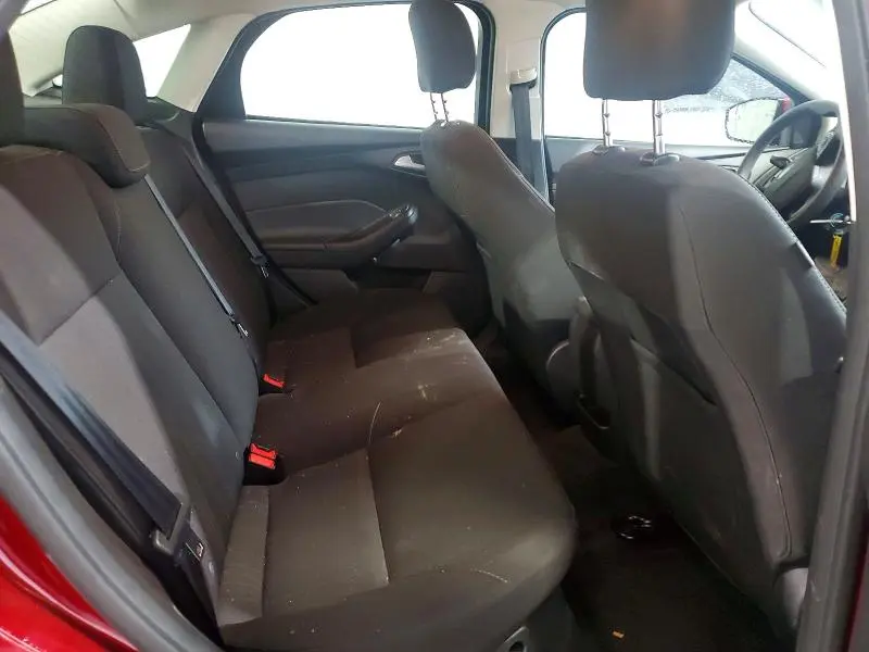 2017 FORD FOCUS SE  