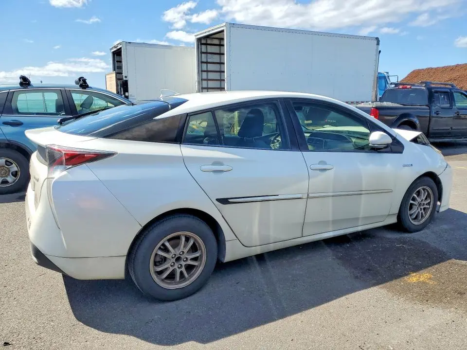 2016 TOYOTA PRIUS   