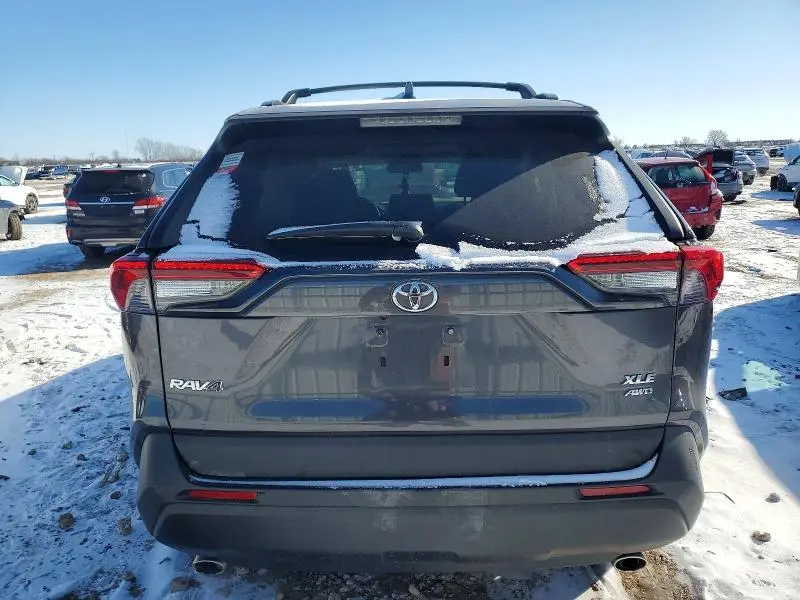 2019 TOYOTA RAV4 XLE  