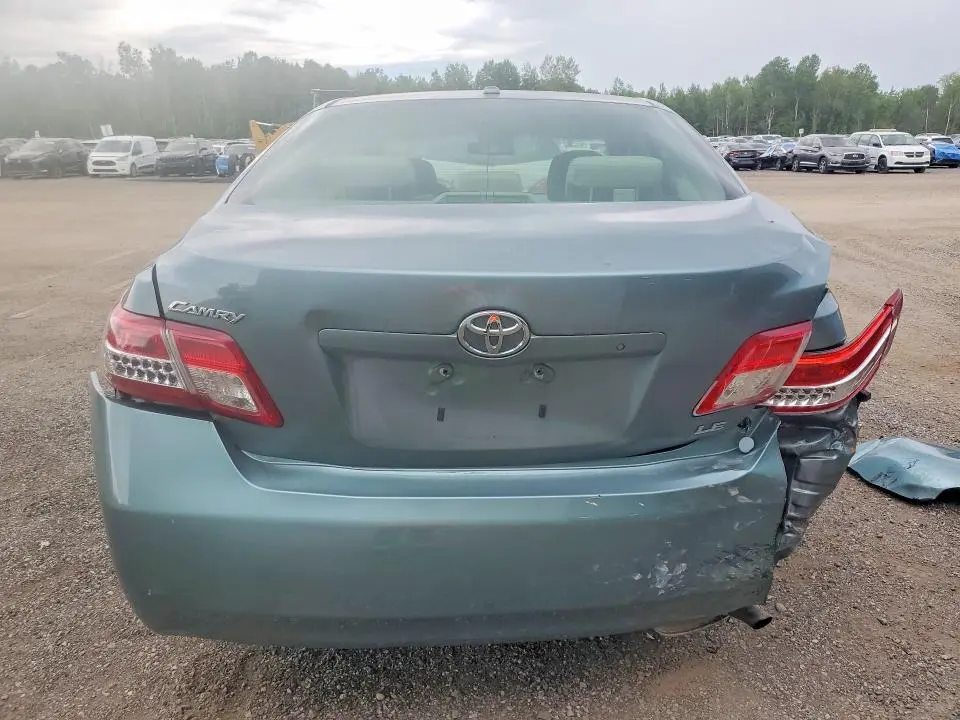 2011 TOYOTA CAMRY LE  