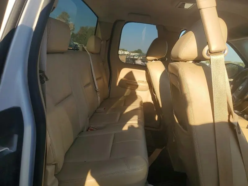 2011 CHEVROLET SILVERADO K1500 LT  