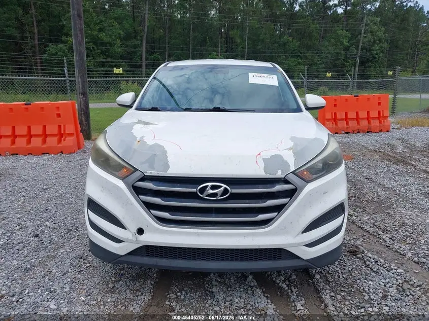 2017 HYUNDAI TUCSON SE