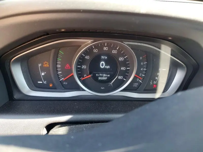 2016 VOLVO XC60 T5  