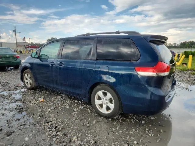 2011 TOYOTA SIENNA LE  
