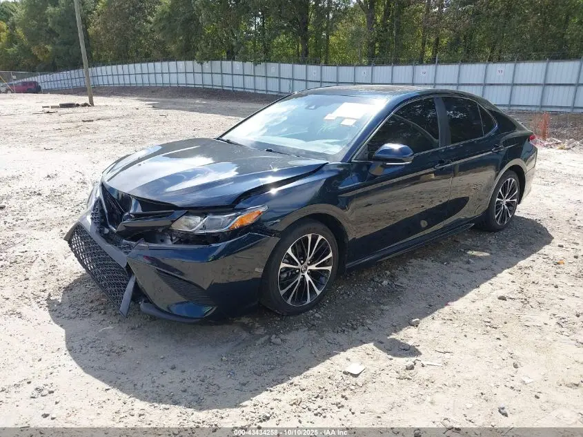 2018 TOYOTA CAMRY SE