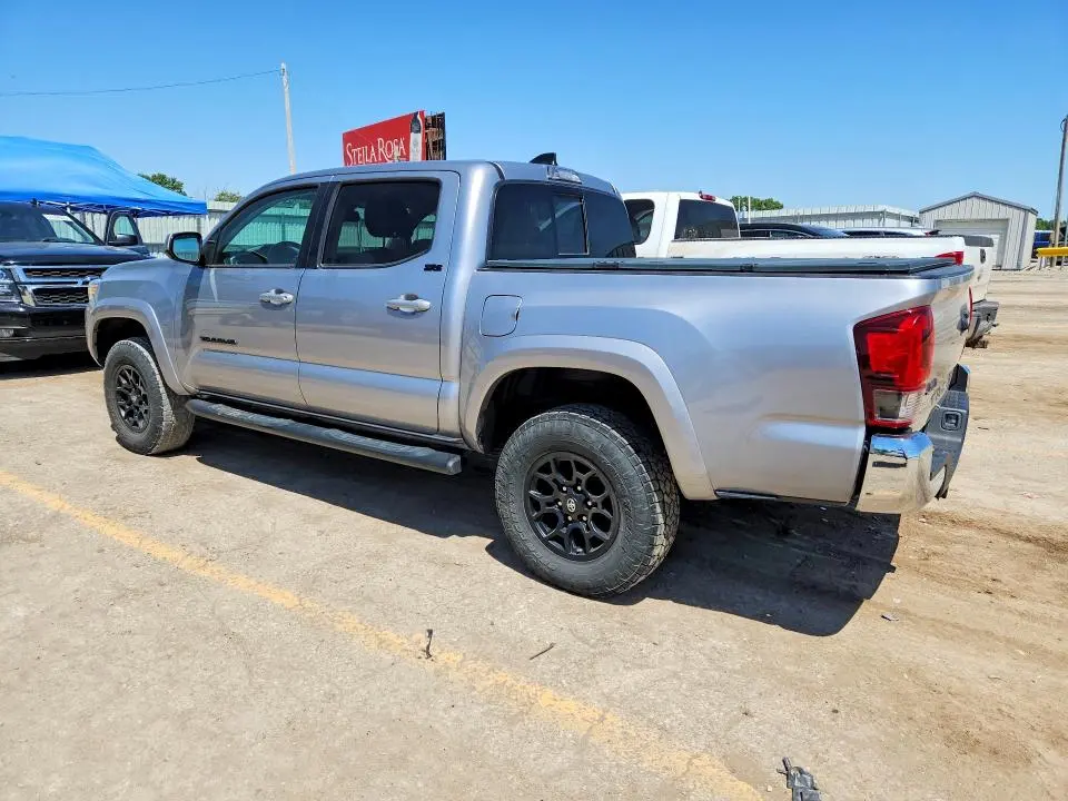 2020 TOYOTA TACOMA SR5 V6  