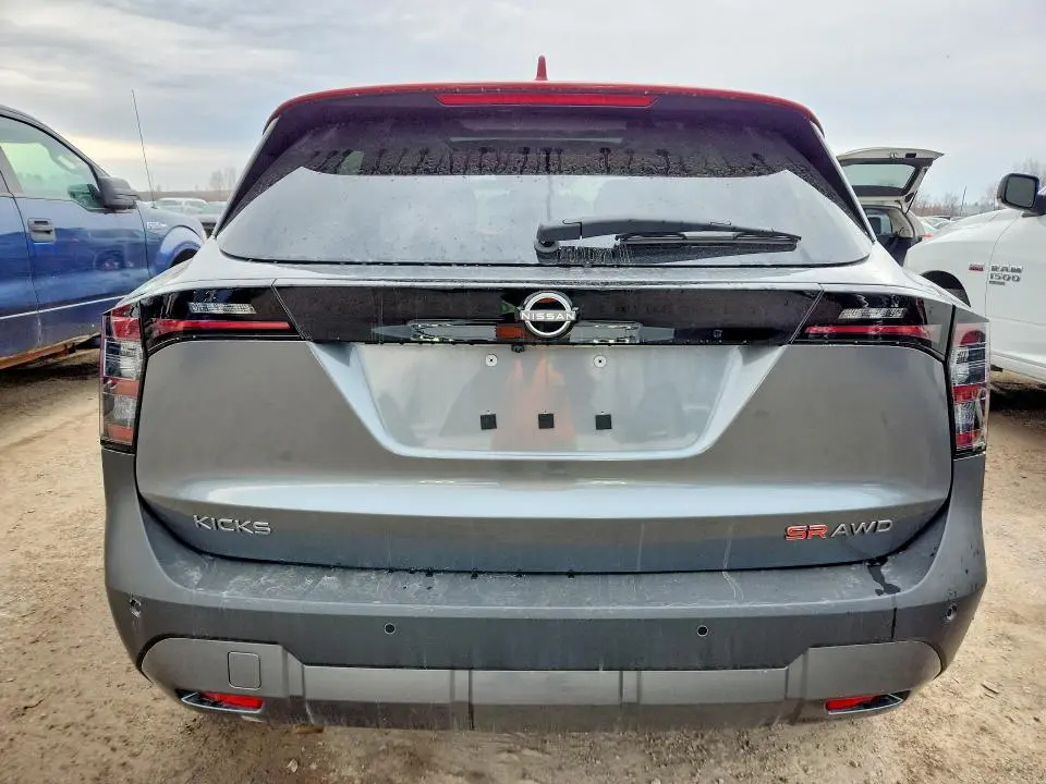 2025 NISSAN KICKS SR  