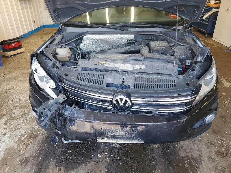 2013 VOLKSWAGEN TIGUAN S  