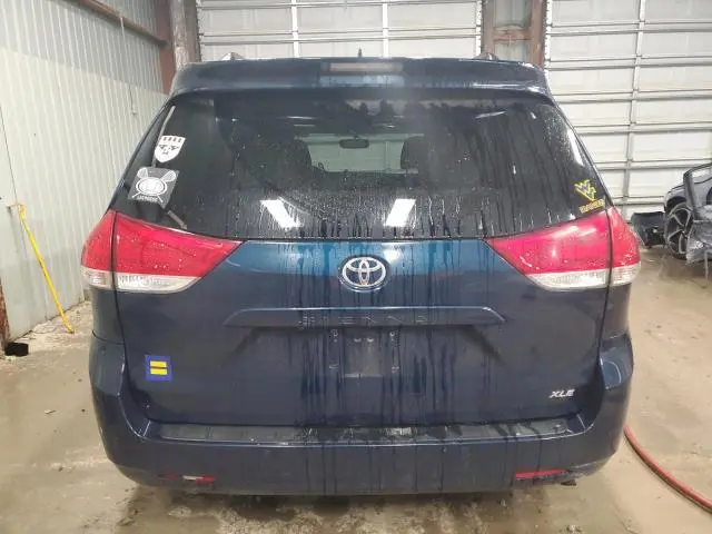 2011 TOYOTA SIENNA XLE  