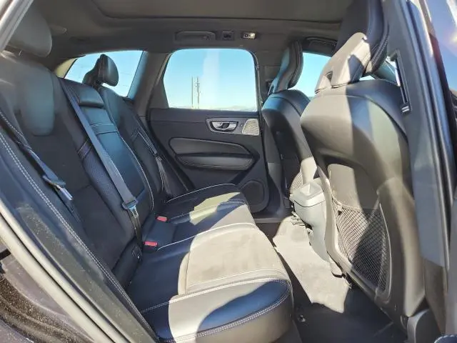 2019 VOLVO XC60 T5 R-DESIGN  