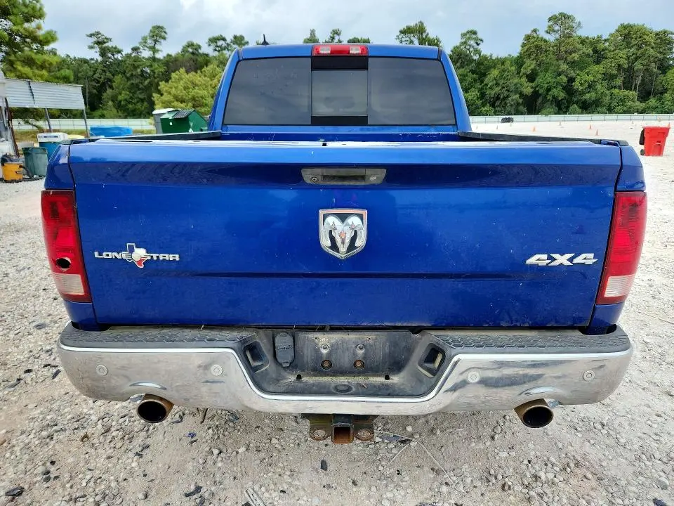 2016 RAM 1500 SLT  