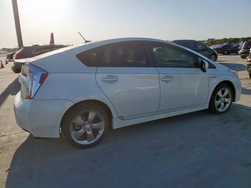 2013 TOYOTA PRIUS 