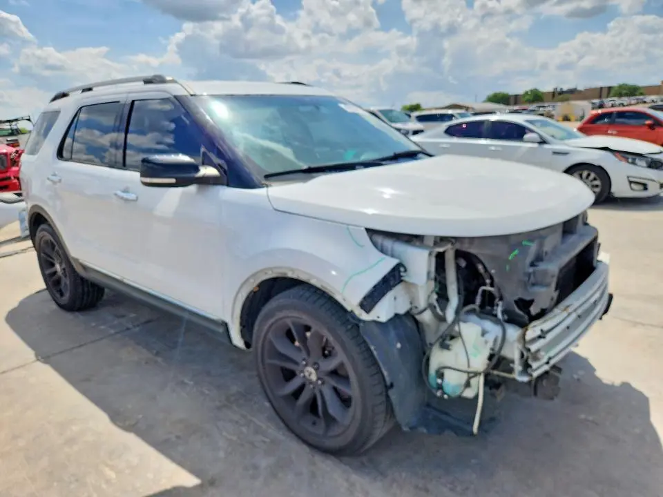 2015 FORD EXPLORER XLT  