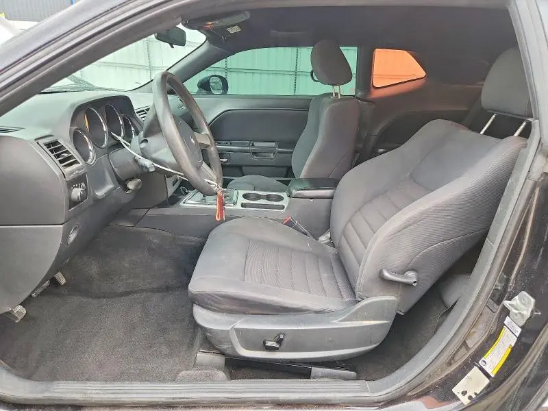 2010 DODGE CHALLENGER SE  