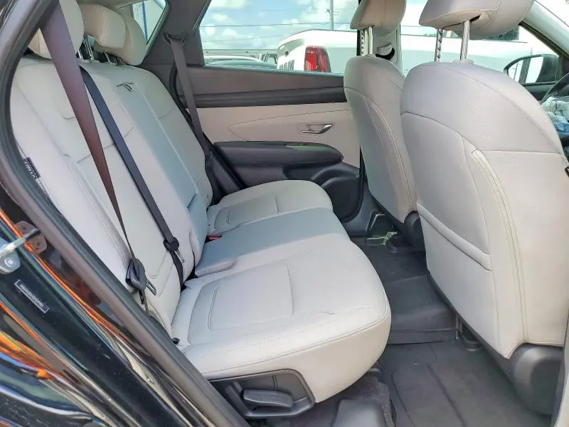 2025 HYUNDAI TUCSON SE  