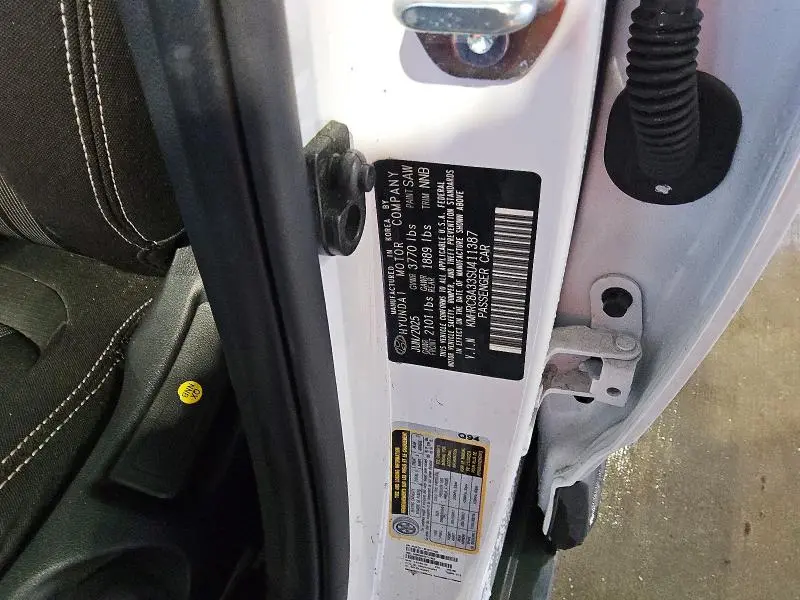 2025 HYUNDAI VENUE SEL  