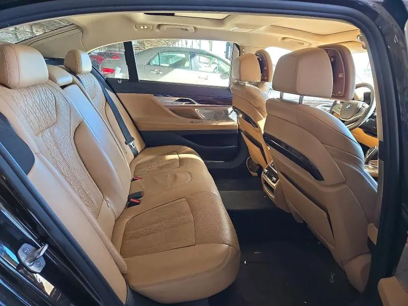 2016 BMW 750 XI  