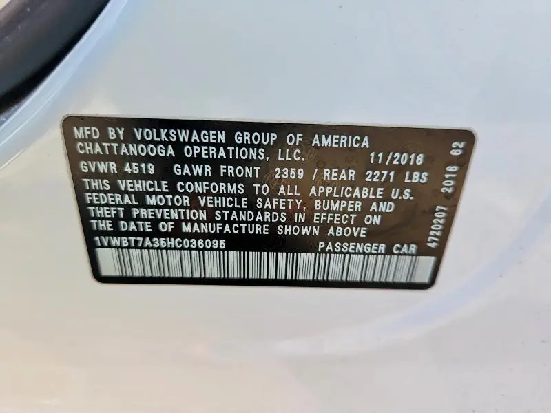 2017 VOLKSWAGEN PASSAT SE  