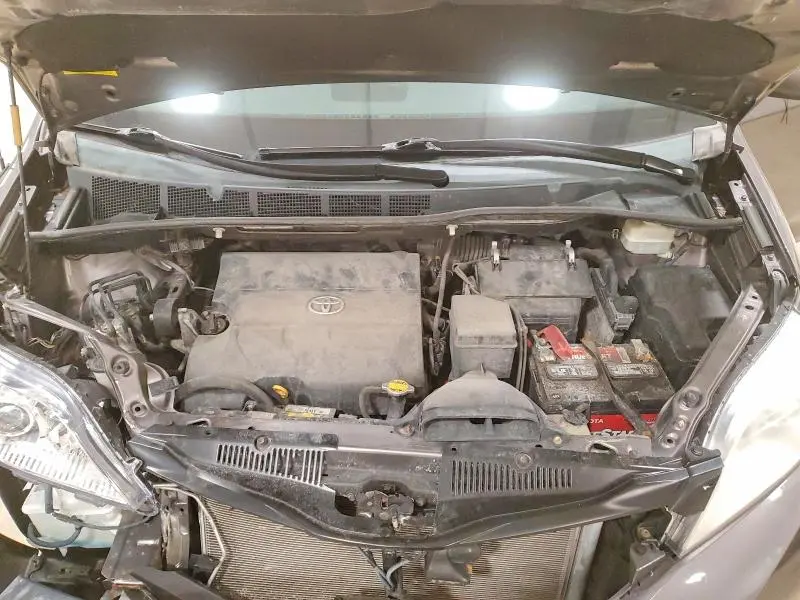 2012 TOYOTA SIENNA LE 8-PASSENGER  