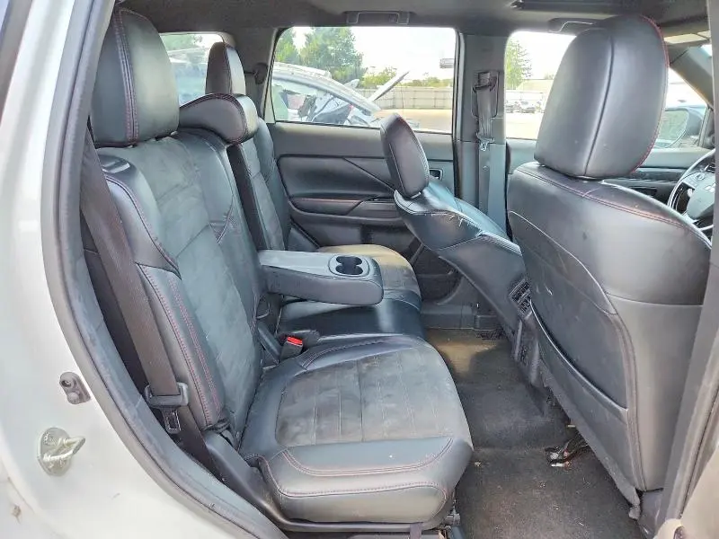 2020 MITSUBISHI OUTLANDER SE  