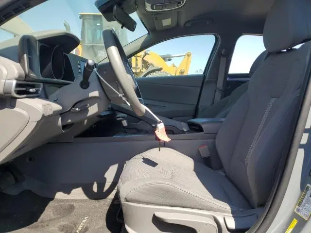 2022 HYUNDAI ELANTRA SE  