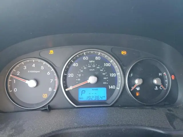 2010 HYUNDAI SANTA FE SE  