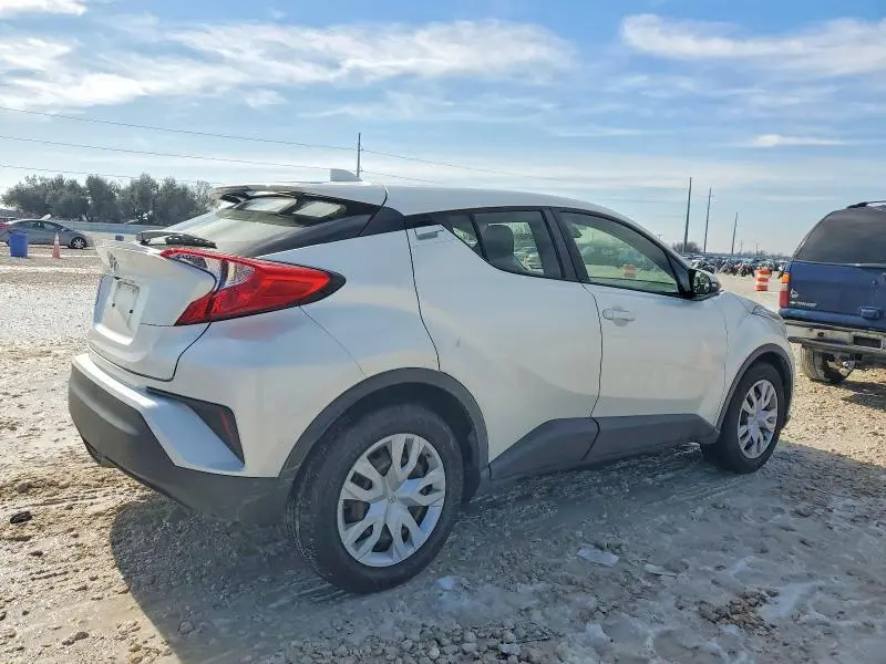 2020 TOYOTA C-HR XLE  