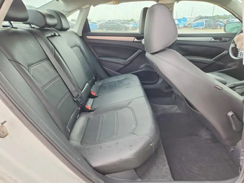 2015 VOLKSWAGEN PASSAT S  