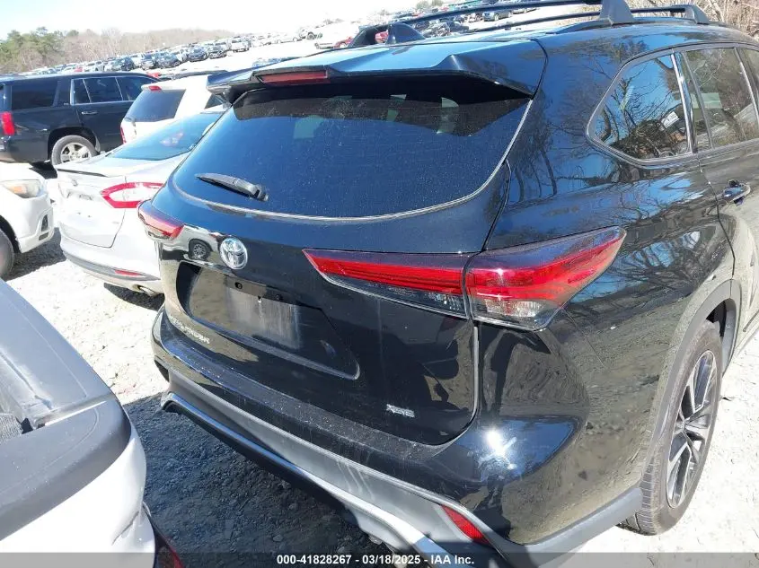2021 TOYOTA HIGHLANDER XSE
