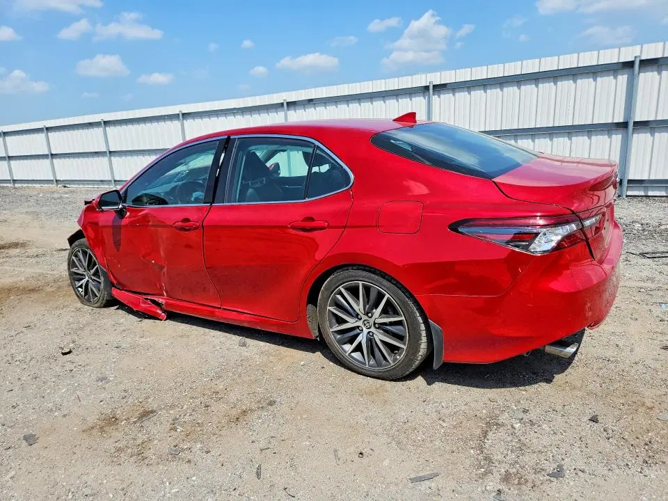 2024 TOYOTA CAMRY XLE  