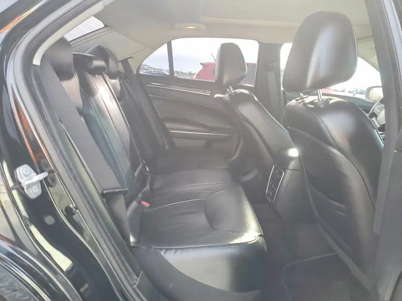 2016 CHRYSLER 300C   
