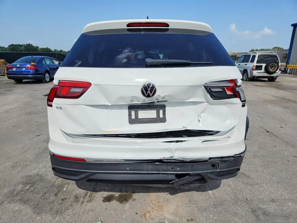 2022 VOLKSWAGEN TIGUAN SE  