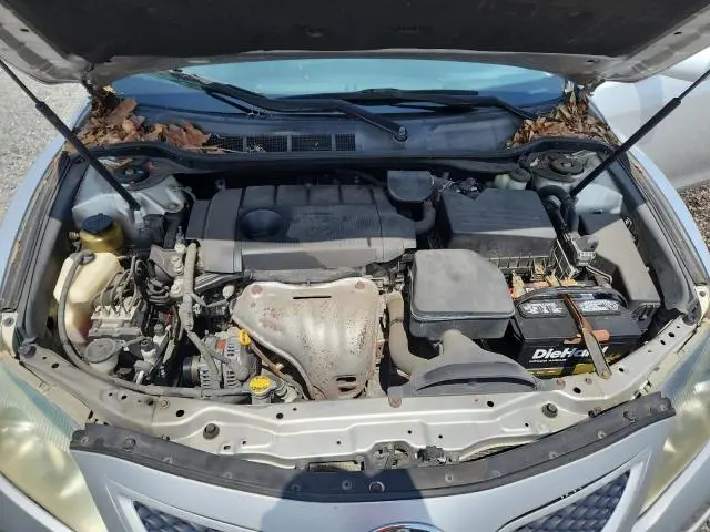 2011 TOYOTA CAMRY SE  
